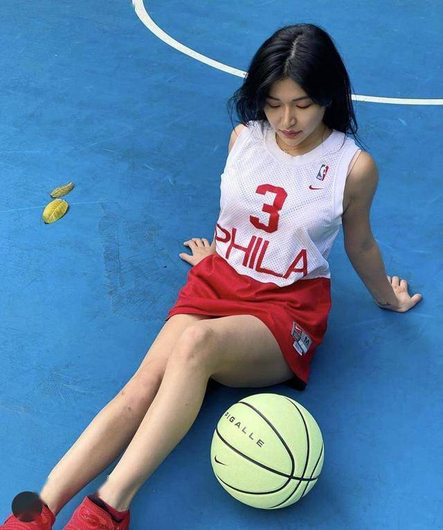 女性篮球魅力，女人打篮球，身材更美好 女人打篮球身材好好