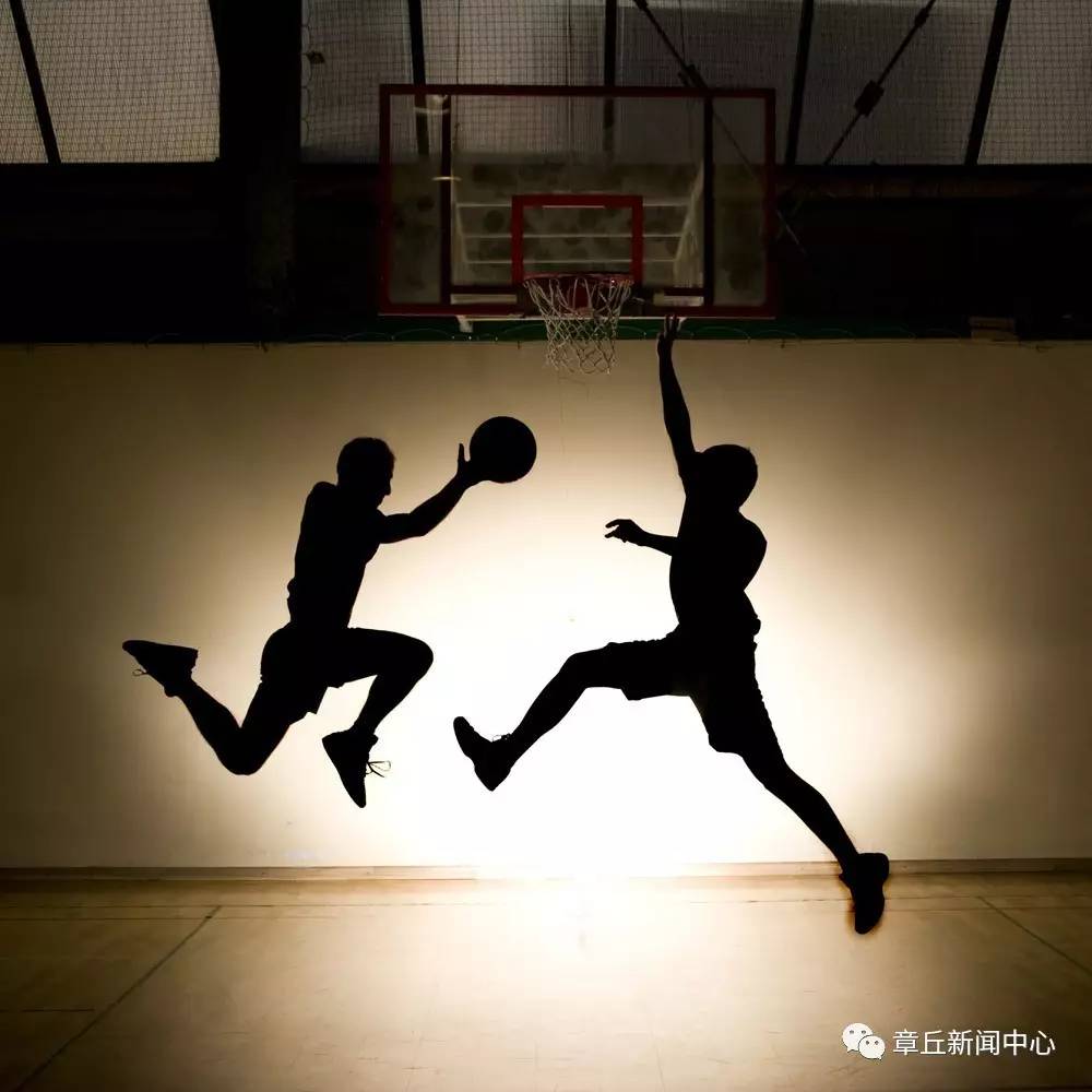 篮球与图片的精彩瞬间，国际篮球赛事的视觉盛宴 播放篮球和图片