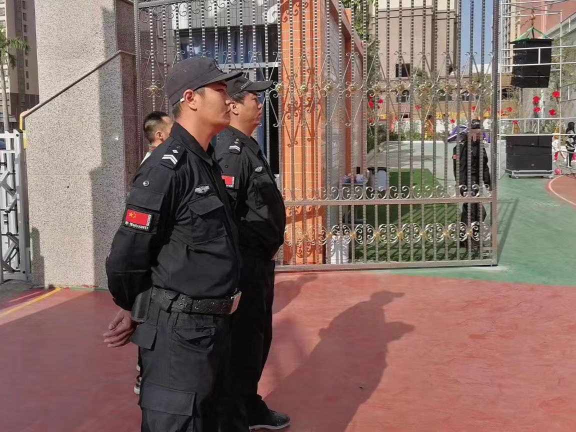 学校篮球场保安的职责与挑战 学校篮球场保安