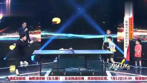 邓亚萍与林丹，跨界篮球的激情碰撞 邓亚萍林丹打篮球